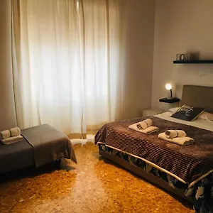 Di Sara , Roma Italia