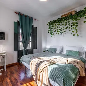 Close To Duomo Lovely City Center Flat , Milán Italia